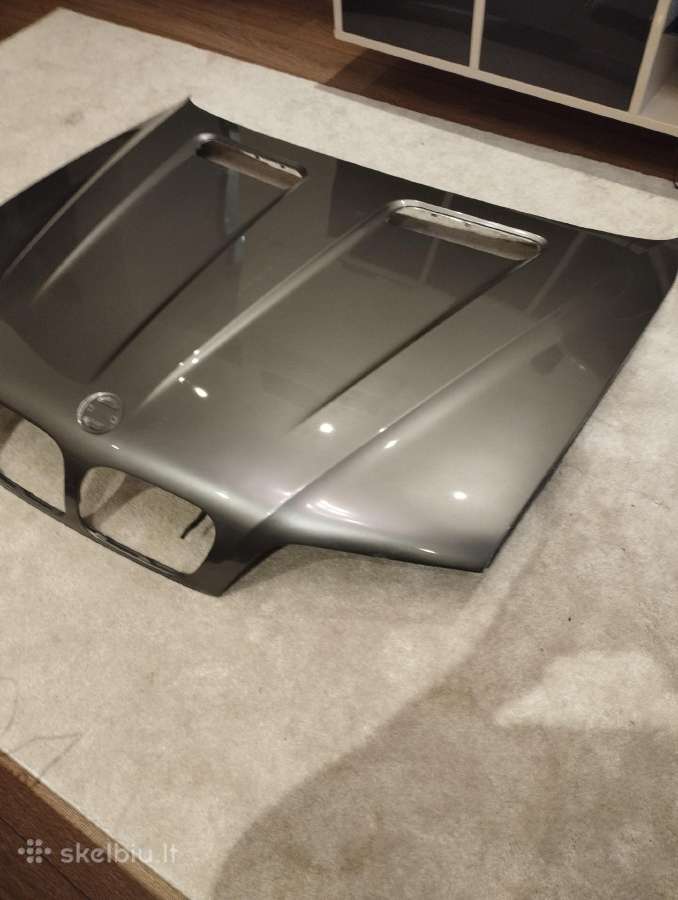 Kapotas Bmw x5 e53 2000.