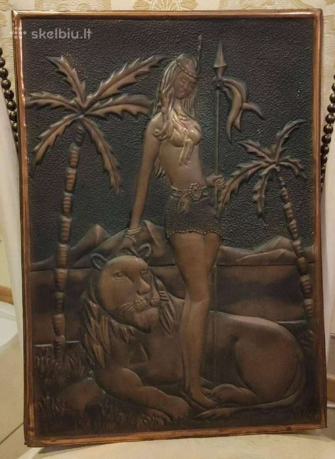 Kalvio dirbinys Liūtas su mergina