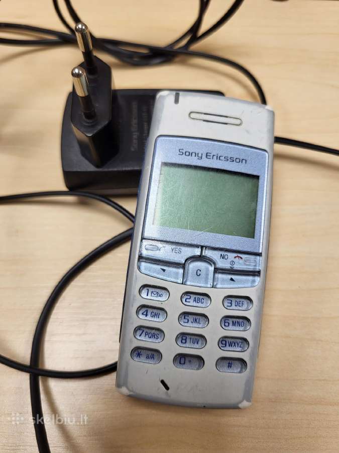 Mob. telefonas Sony Ericsson T100 + pakrovėjas