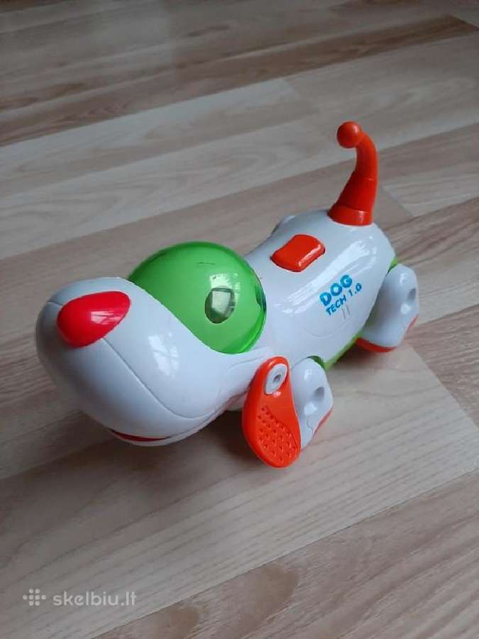 Interaktyvus judantis ir grojantis robotas "Šuo"