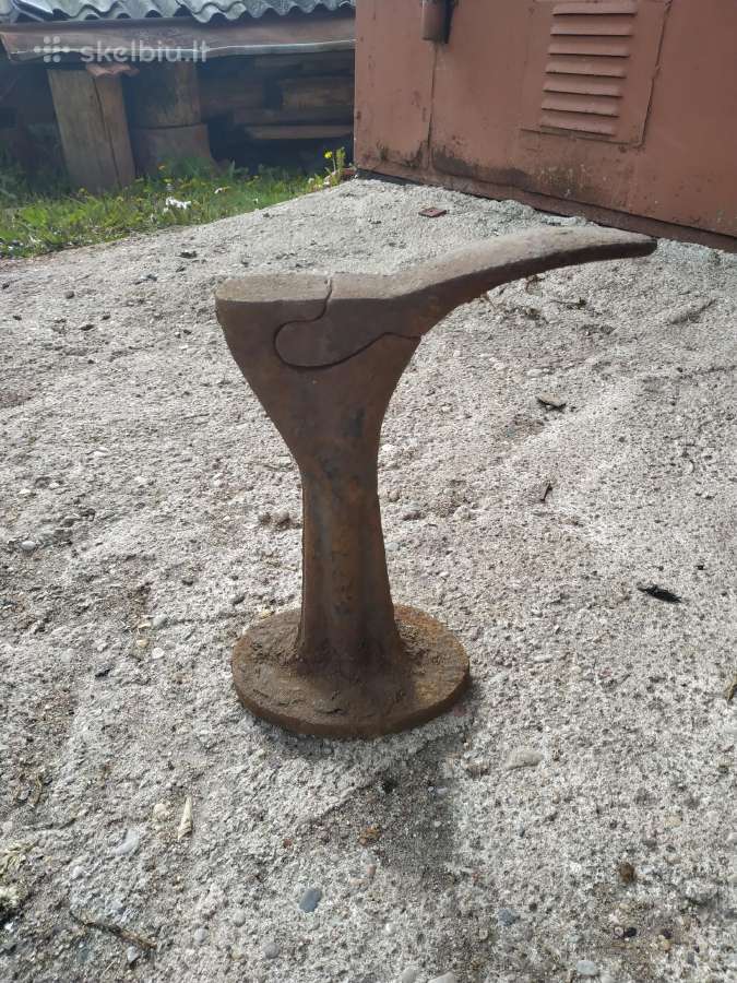Parduodama senovinė metalinė batsiuvo koja