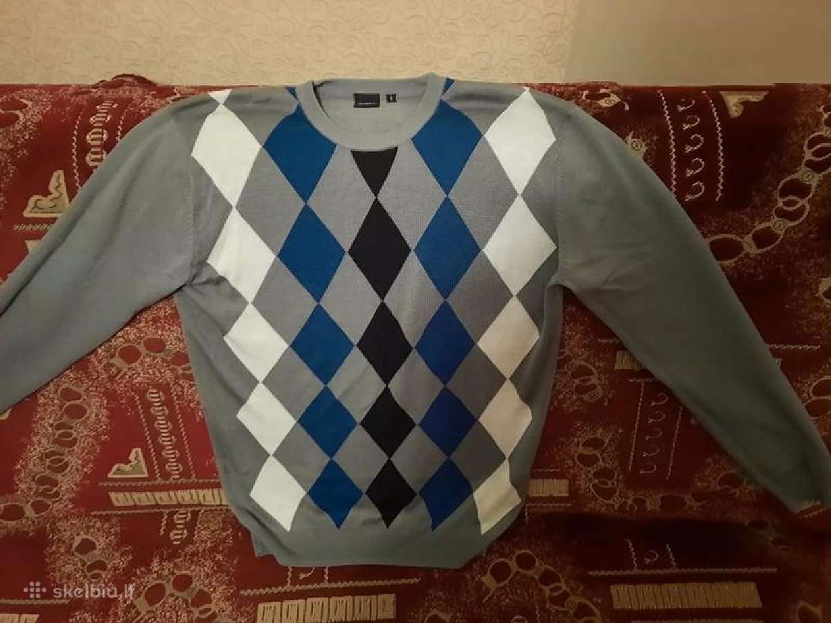 Vyriškas plonas megztinis ir šortai - nuotraukos Nr. 7