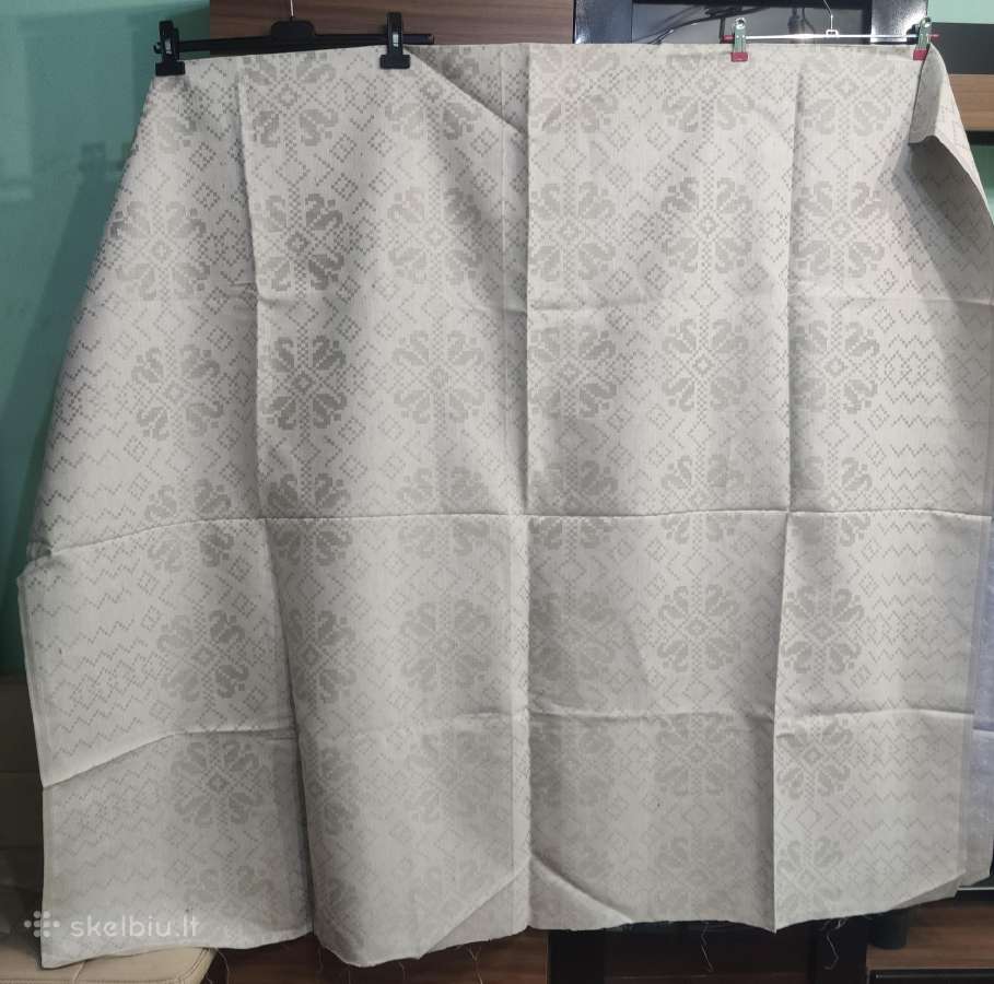 Lininio audinio medžiaga 150 cm pl. 250 cm il.