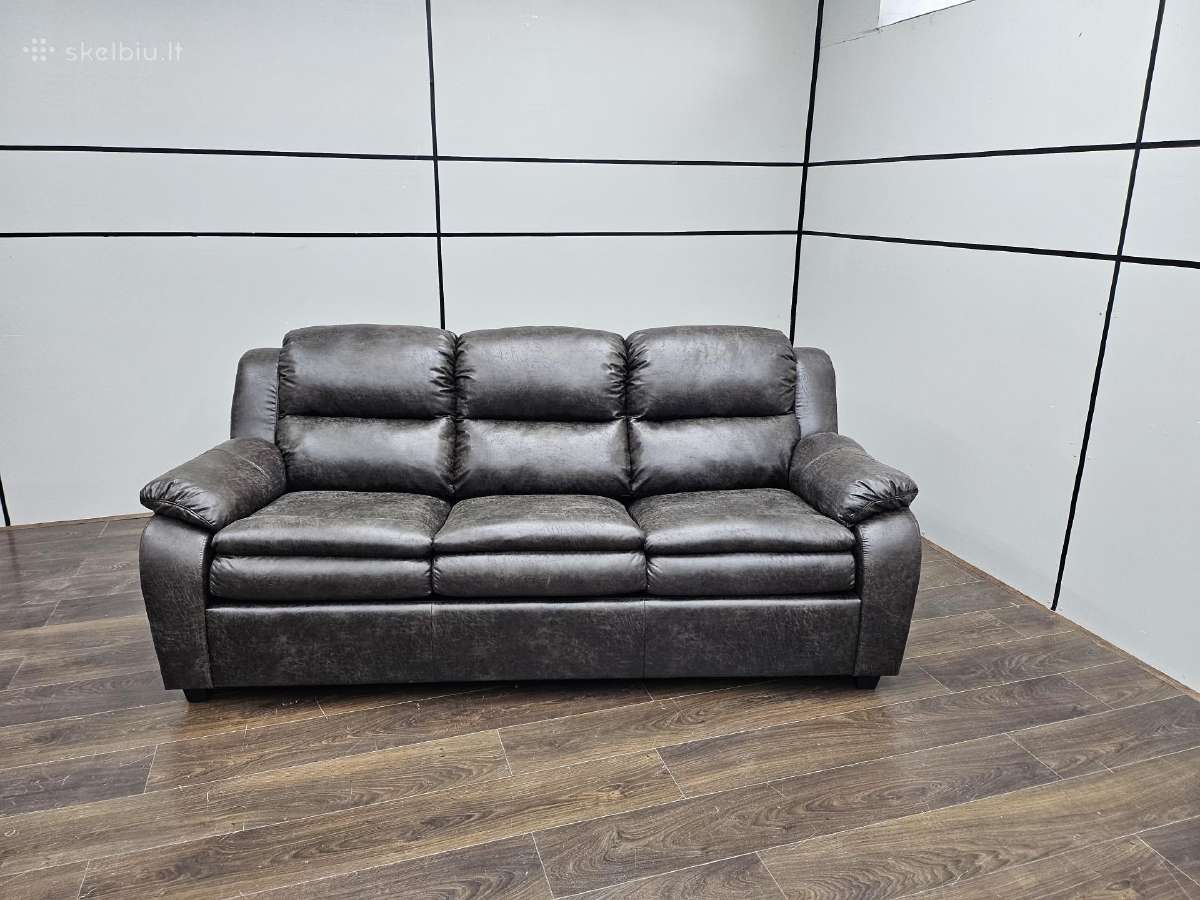 Sofa Rodeo su miegama dalimi