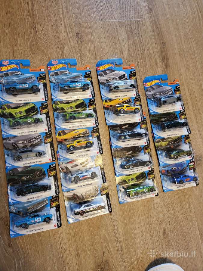 Hot Wheels Nightburnerz modeliukai