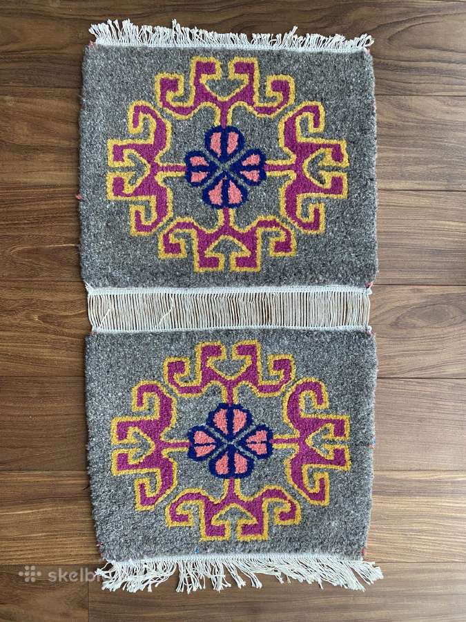 Kilimėliai meditacijai parvežti iš Tibeto