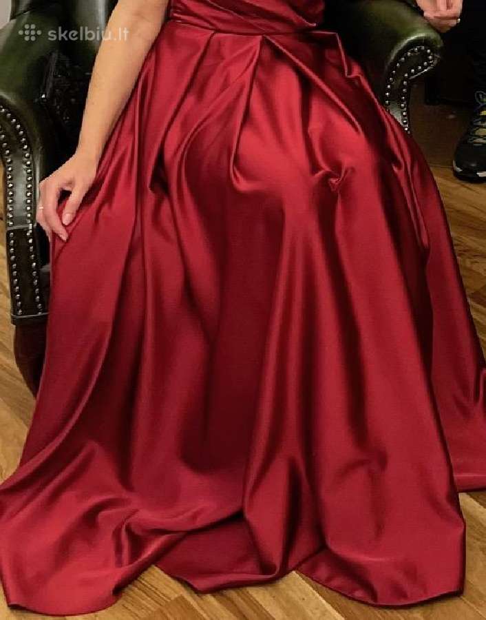 Parduodama proginė ilga suknelė