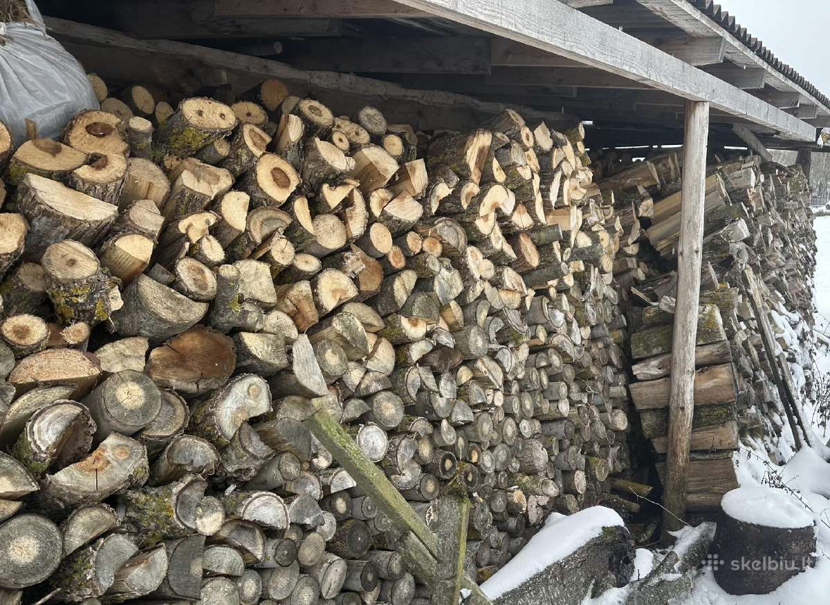 Parduoda skaldytos malkos