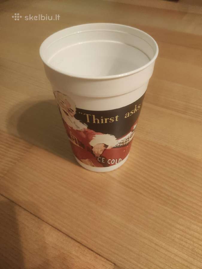 Plastikinė stiklinė