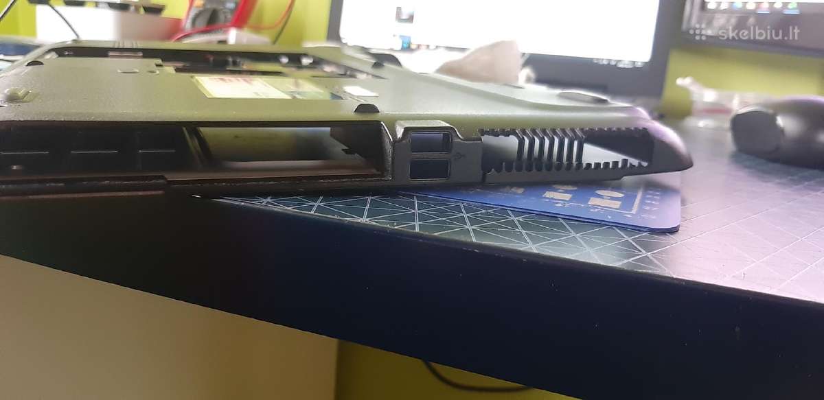 Asus K72d korpusas - nuotraukos Nr. 3