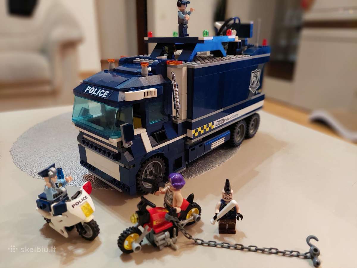 2in1, policijos automobilis virsta į nuovadą - nuotraukos Nr. 2