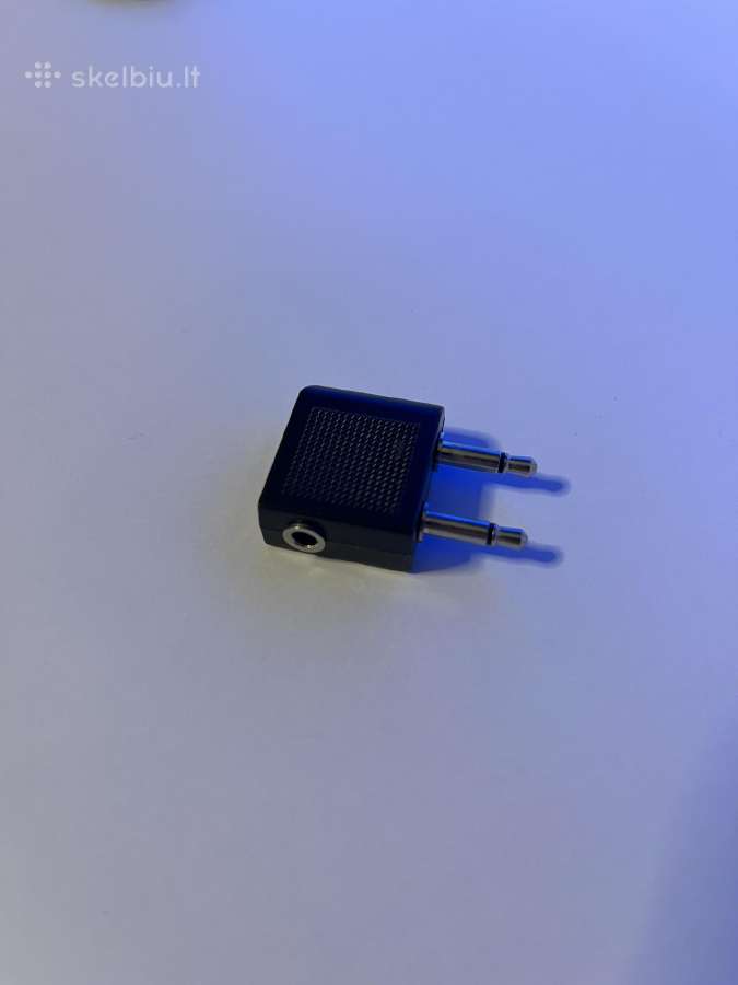 3.5 mm ausinių jungties šakotuvas