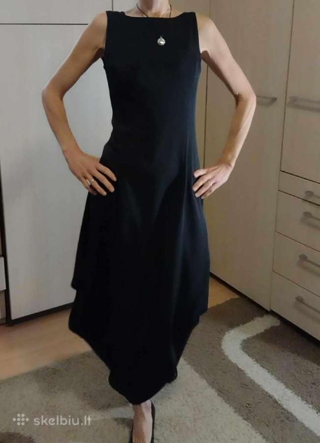 Juoda originali suknelė