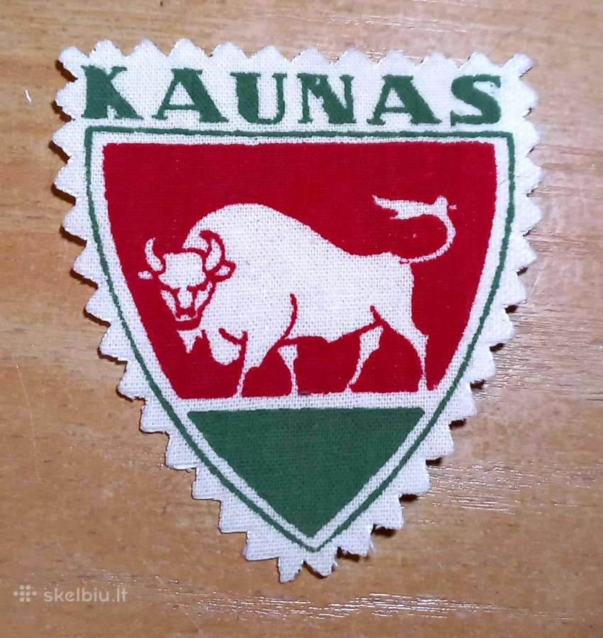 Antsiuvas ant rankovės Kaunas (retro)