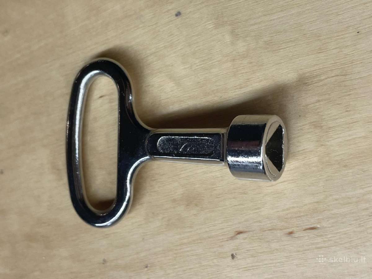 Trikampis atidarymo raktas 5€