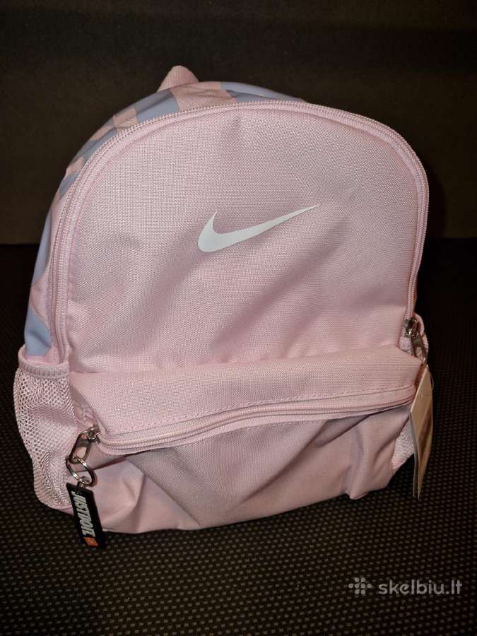Nike nauja kuprinytė.