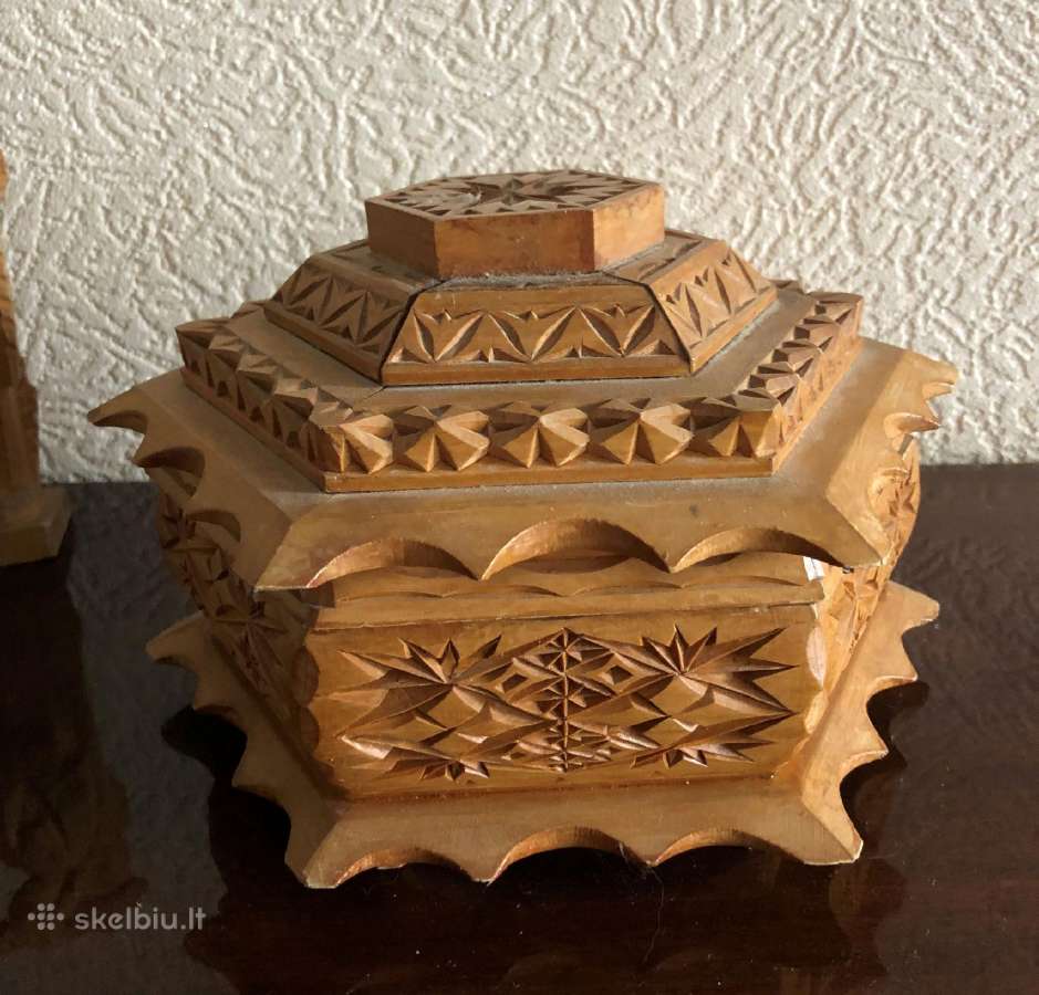 Vintažinė papuošalų dėžutė