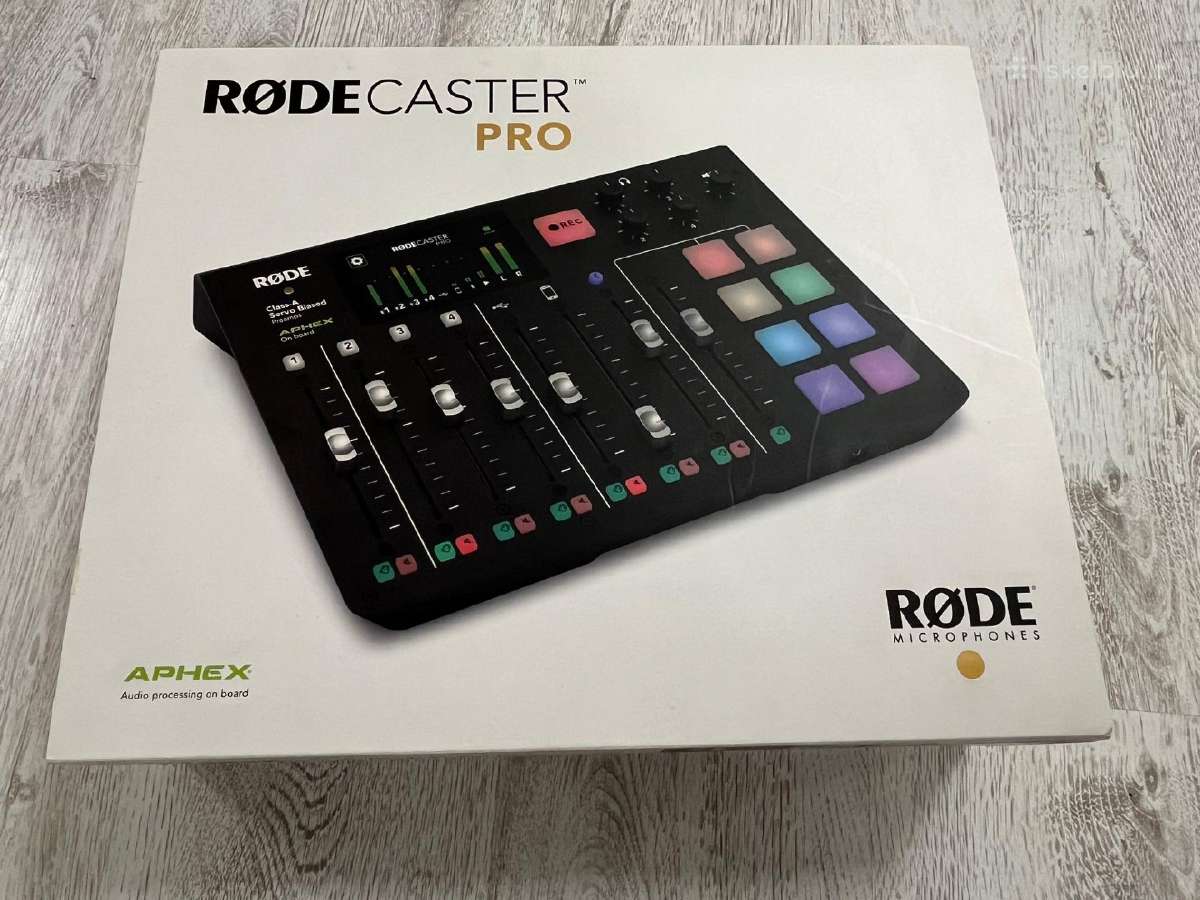 Profesionalus tinklalaidžių pultas Rodecaster Pro