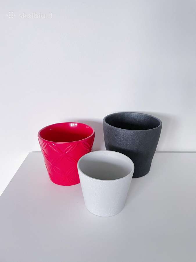 Vazonai. Raudonas is Ikea. Po 3eur/vnt