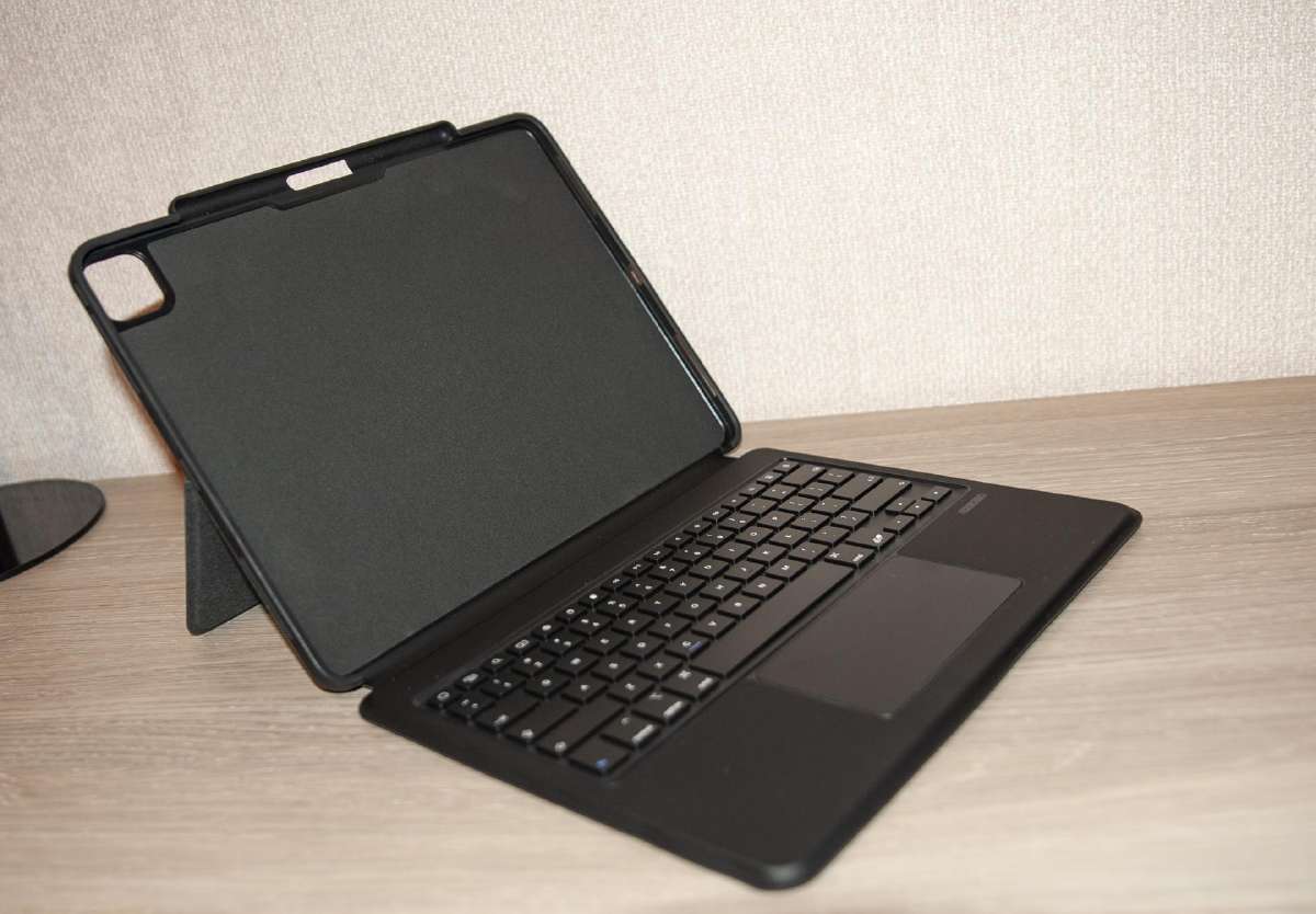 Deklas su klaviatura iPad 13.6 " - nuotraukos Nr. 3