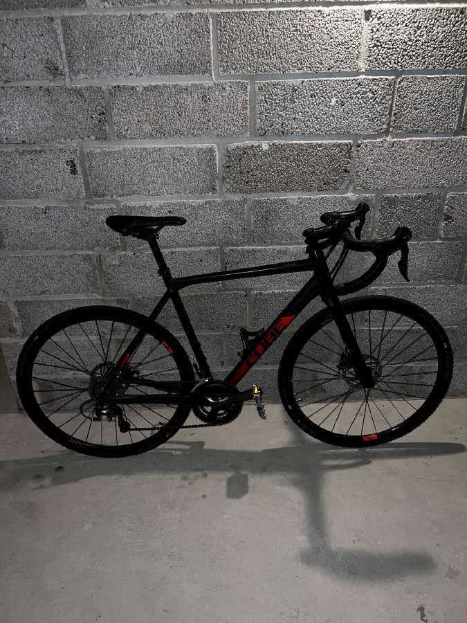 Cube cross race black best sale and red