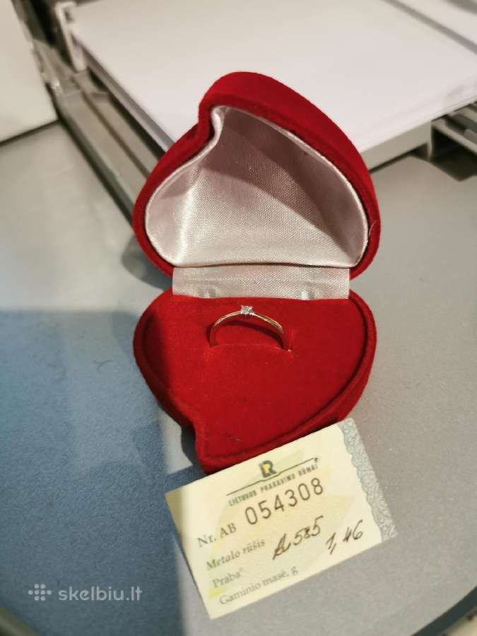 Auksinis žiedas su briliantu