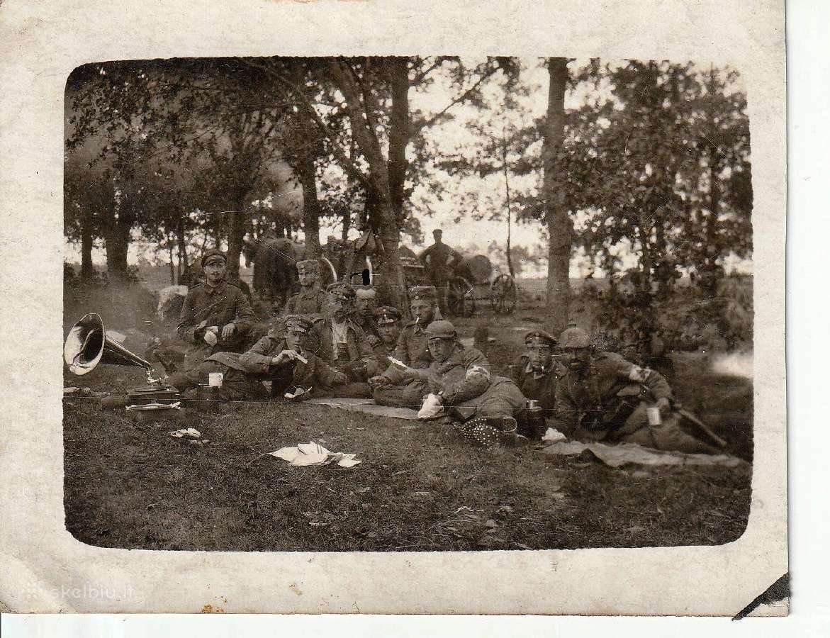 Nuotrauka su gramofonu 1915