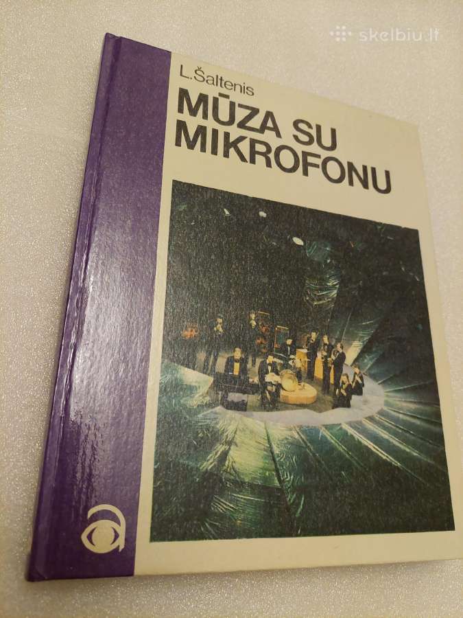 Mūza su mikrofonu