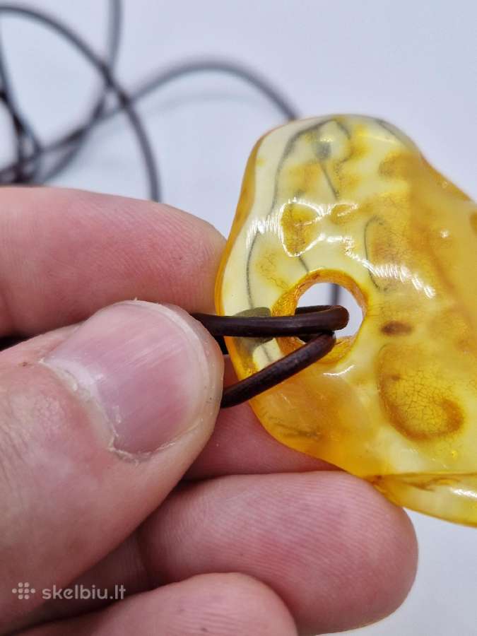 Pakabukas ant kaklo iš tikro Baltijos gintaro. - nuotraukos Nr. 3