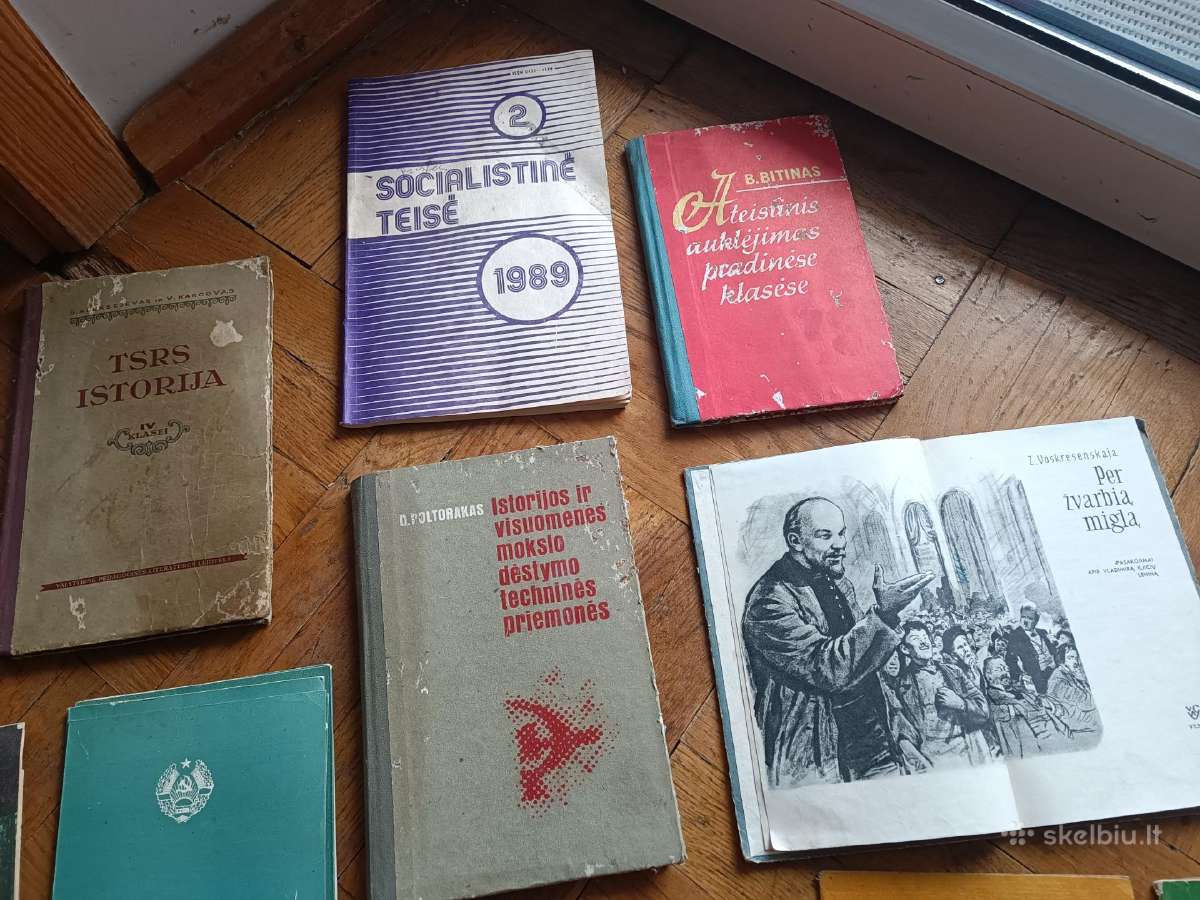 Rusų/tarybinių laikų senienos Tarybiniai atributai - nuotraukos Nr. 2