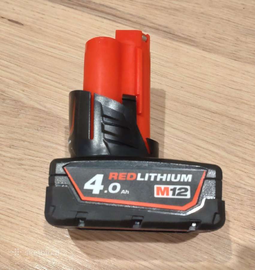 Makita, Milwaukee akumuliatoriai, krovikliai - nuotraukos Nr. 6