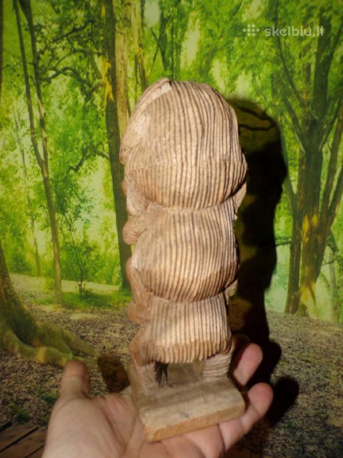 Mediniu bezdzioniu skulptura - nuotraukos Nr. 3