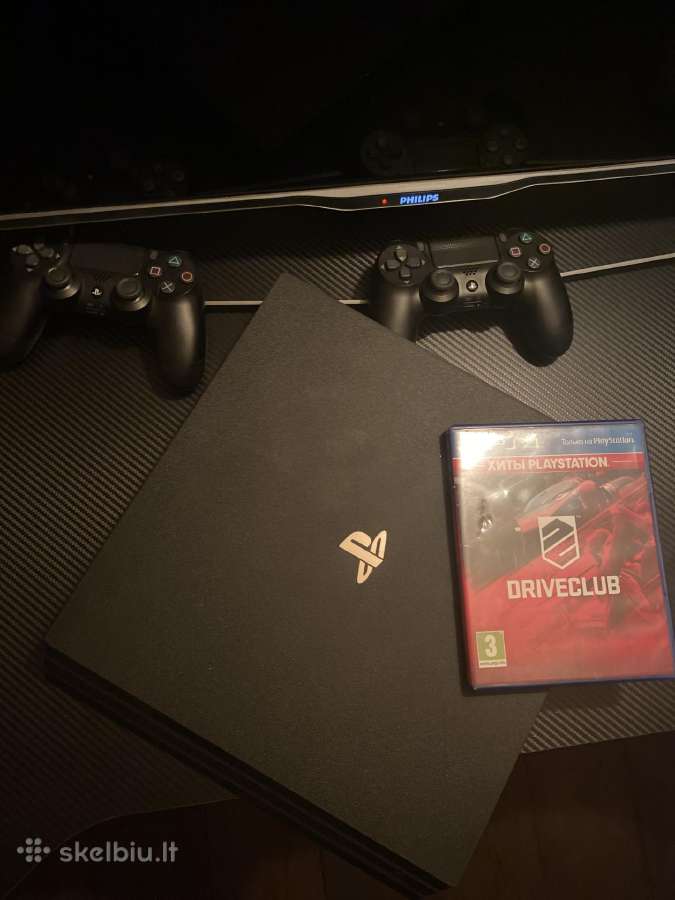 Playstation 4 pro,+2 controller,+1 game. - nuotraukos Nr. 2