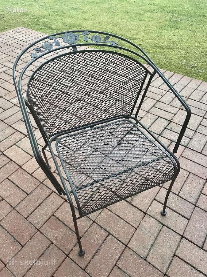 Perku metalinę lauko kėdę