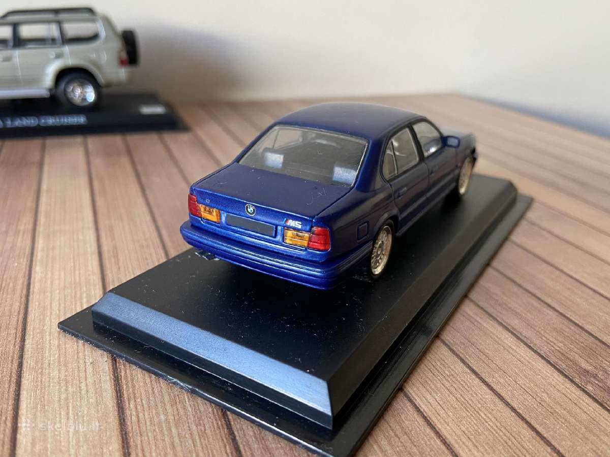 Bmw 5 serijos E34 modeliukas 1:43 kolekcinis model - nuotraukos Nr. 3