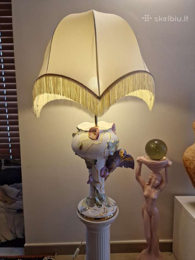 Vintažinis mid century porcelian.stalo šviestuvas