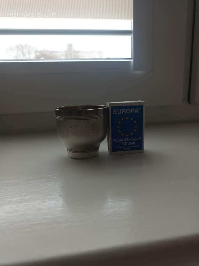 Melchijorinės taurelės su padėklu - nuotraukos Nr. 3