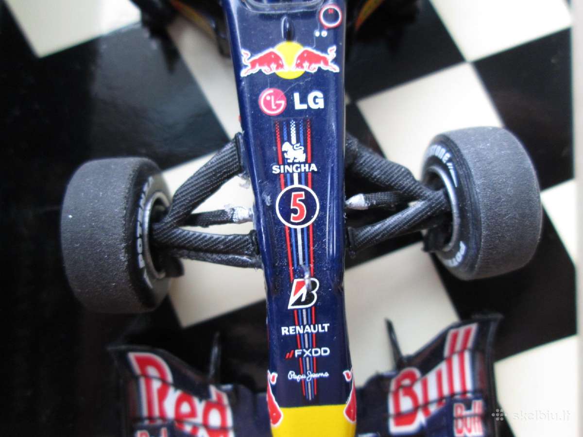 Vettel 2010 Red Bull Racing Renault Minichamps - nuotraukos Nr. 4