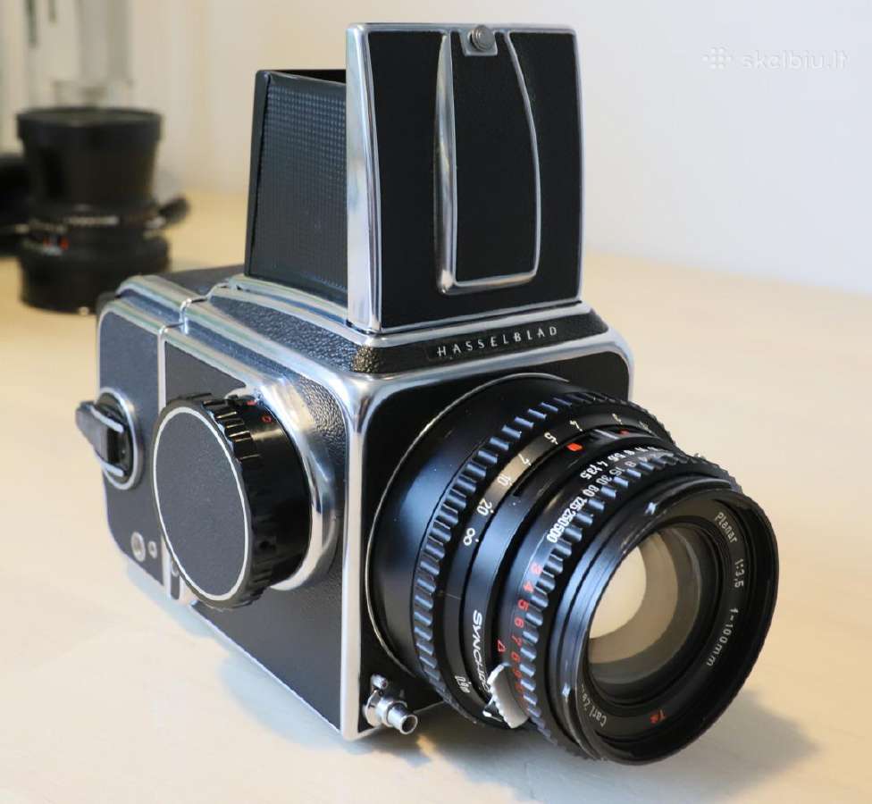 Hasselblad 500c + Carl Zeiss objektyvai +priedai