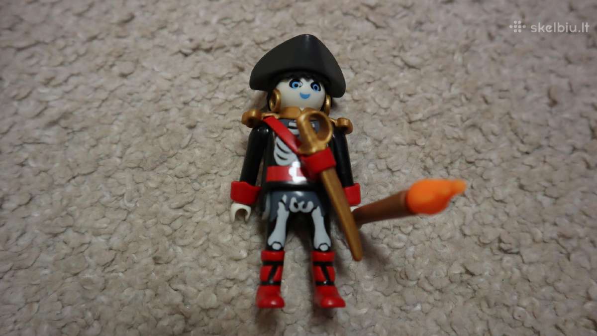 Playmobil piratas/skeletas