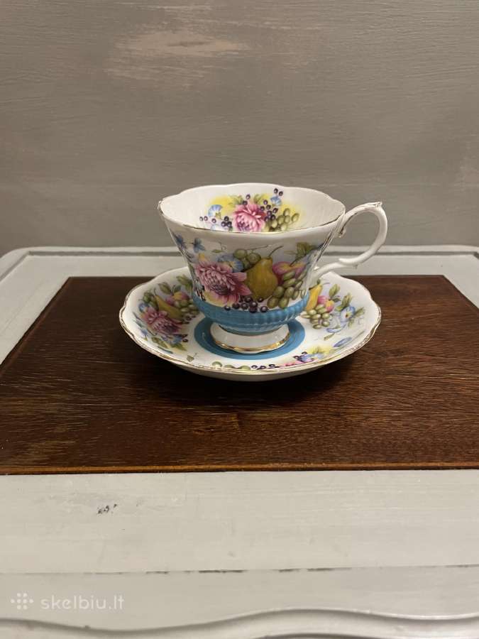 Puodelis su lėkštute Royal Albert