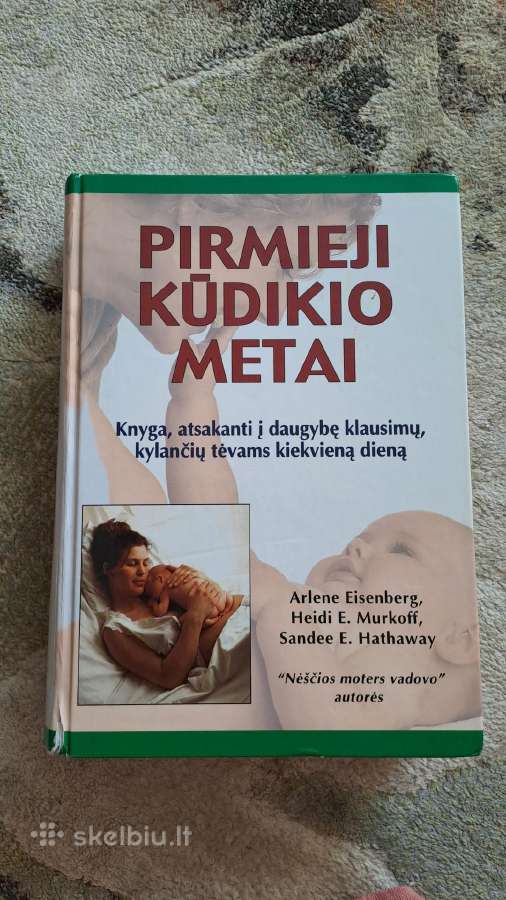 Knyga "Pirmieji kūdikio metai"