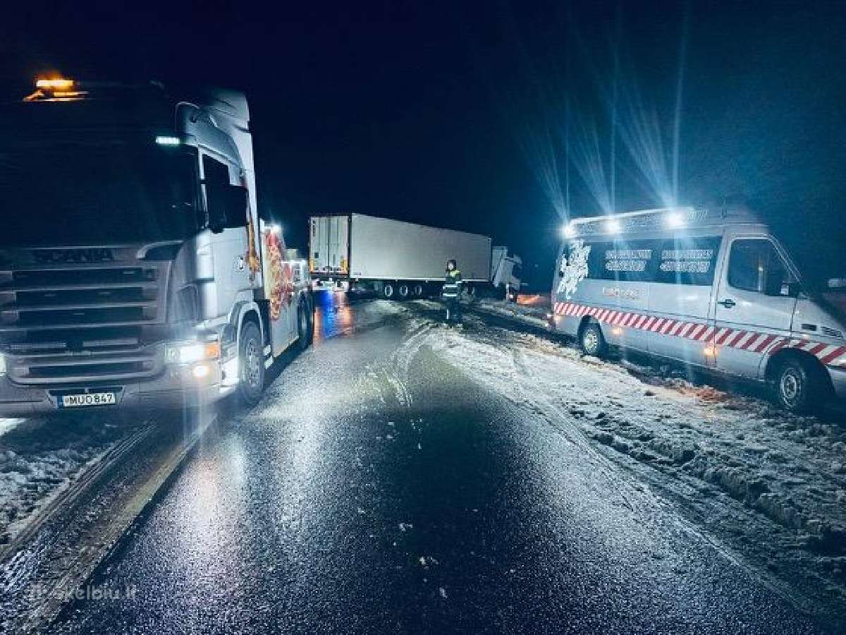 Sunkvežimių evakuacija ir transportavimas - nuotraukos Nr. 5
