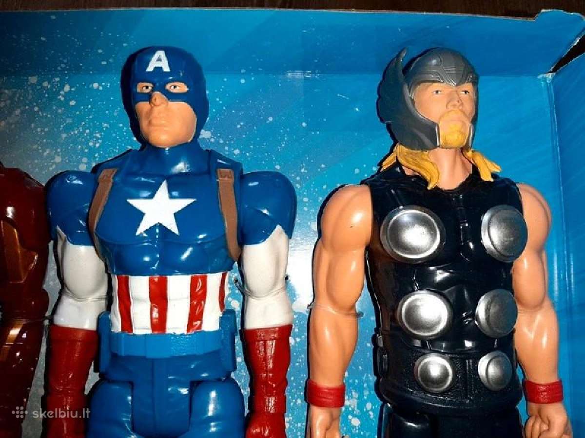 Penkios Hasbro herojų figūrėlės - nuotraukos Nr. 3