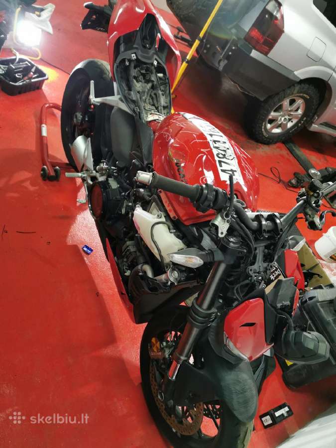 Ducati streetfighter v2 Ducati panigale 2017m