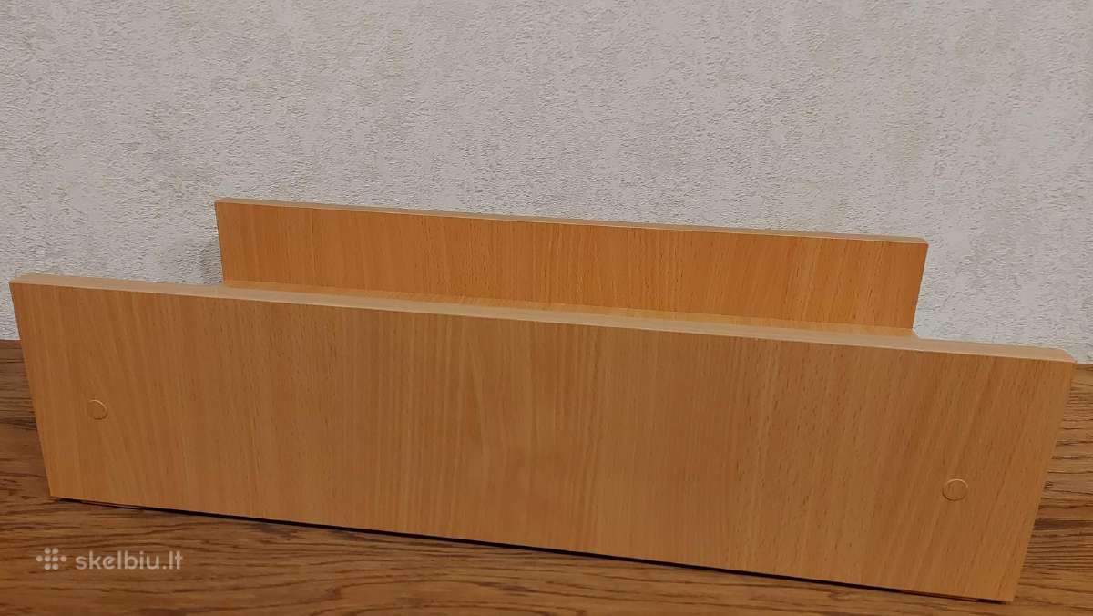 Stacionario kompiuterio lentyna pastatoma