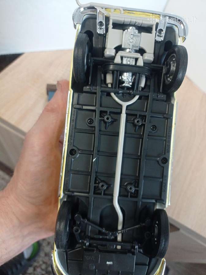 Volkswagen T 1 mikrobus 1:18 - nuotraukos Nr. 6