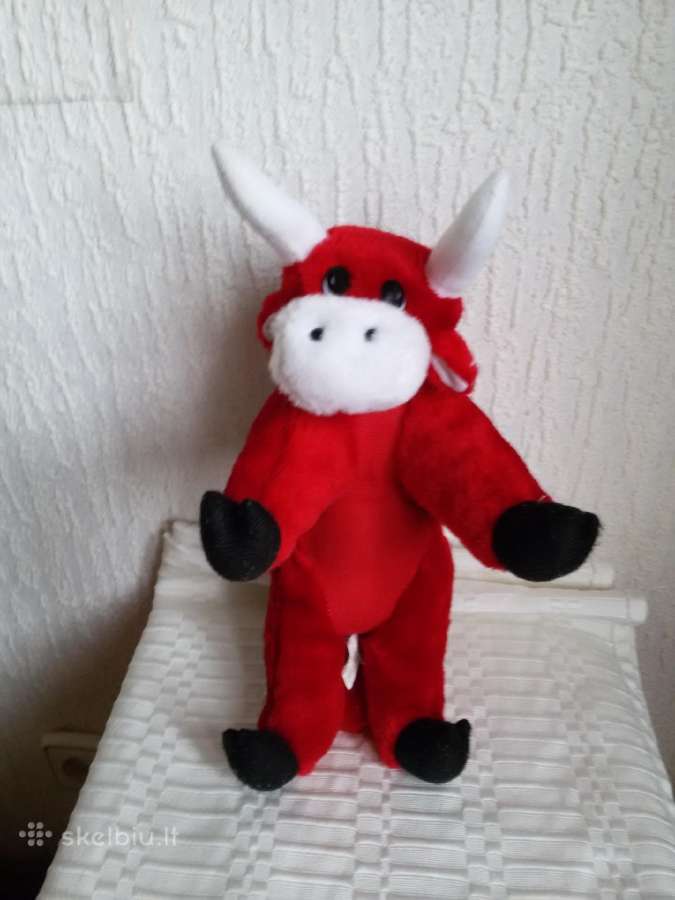 Tamsios raudonos spalvos minkštas žaislas
