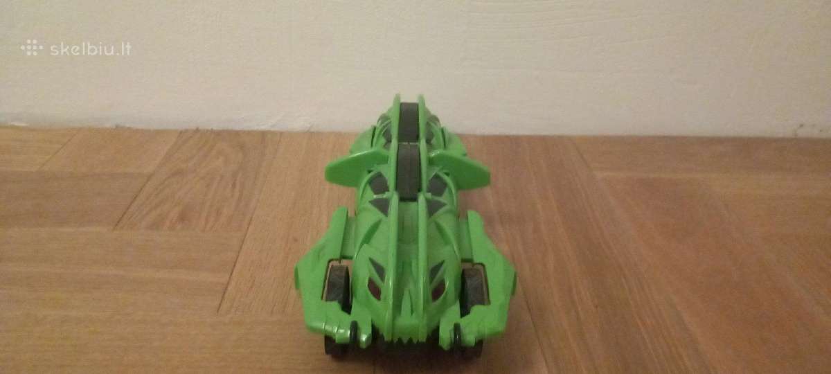 Terra Sect bangomis valdoma reptilija