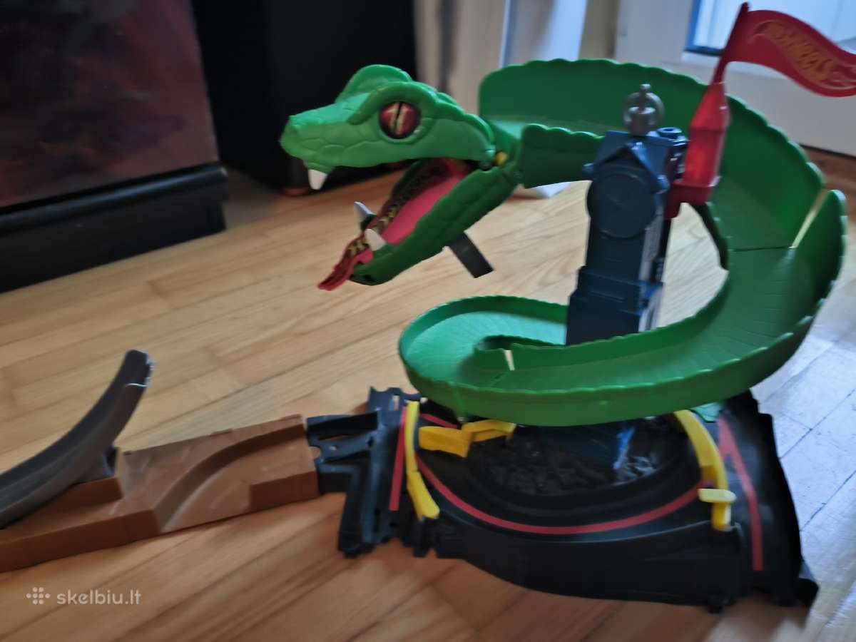 Hot wheels cobra crush trasa